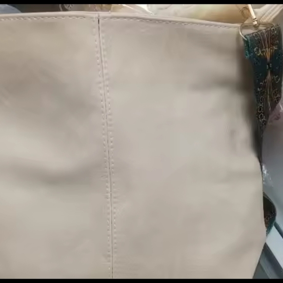 Elegant Beige Shoulder Bag with Patterned Strap - Picture 8 of 13